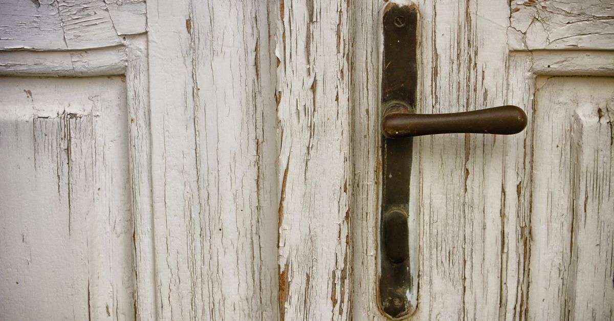 Loose or Sticking Door Knob Lock? Try These Fixes First — Brampton Pro Locksmith