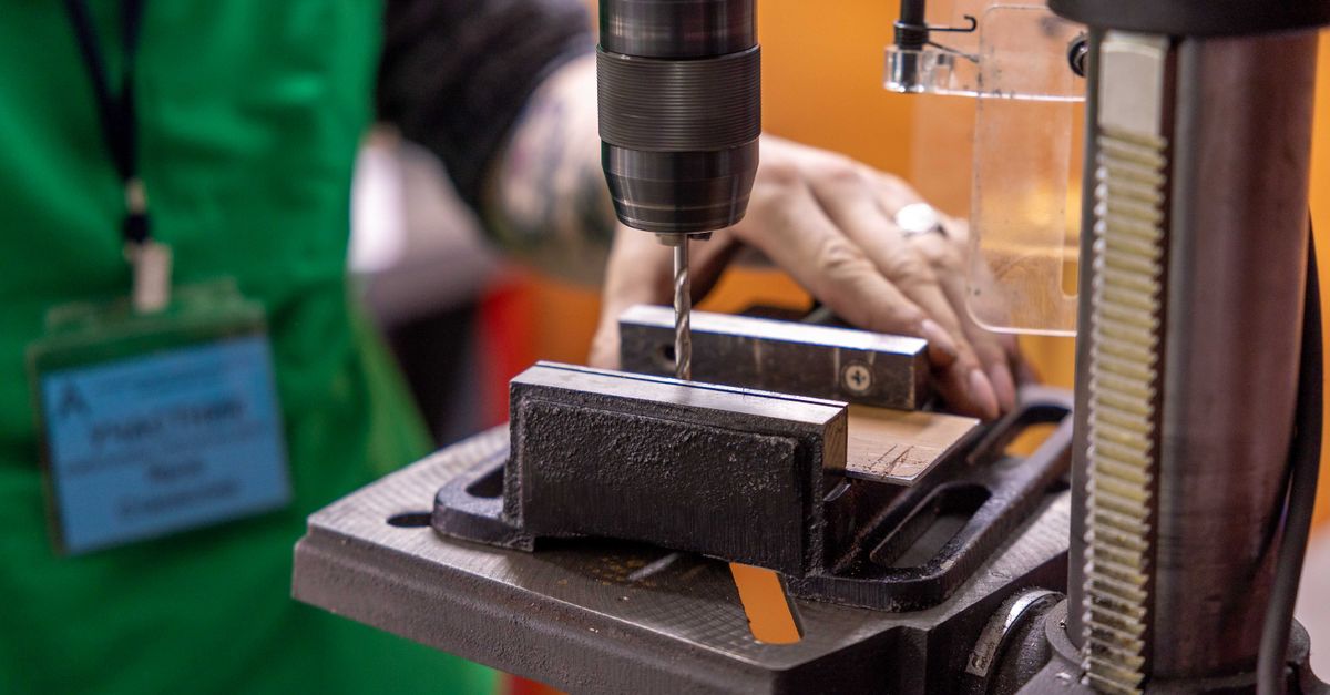 car key cutting machine — Brampton Pro Locksmith